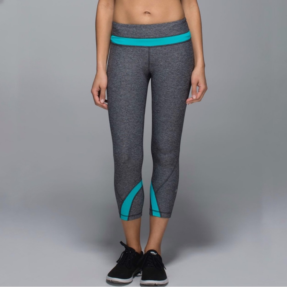 Lululemon run Heathered gray black blue stripe inspire crop leggings - Picture 10 of 14
